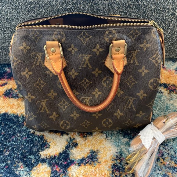 Louis Vuitton - Picture 2 of 3